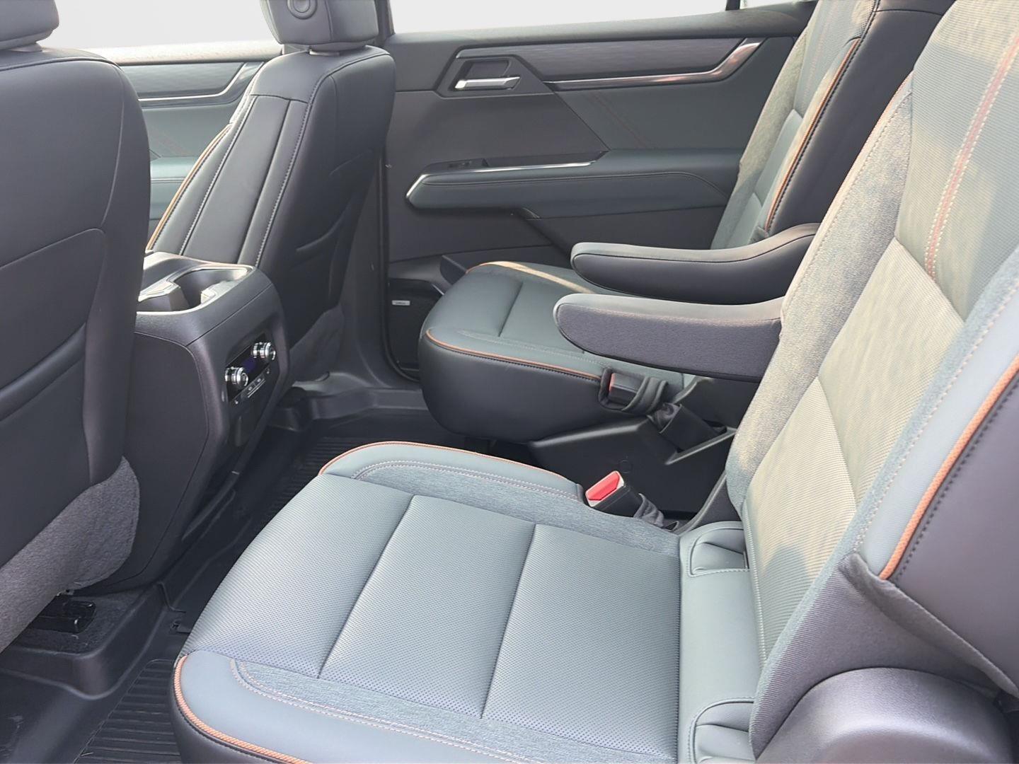 2026 GMC Acadia AT4 - Photo 36
