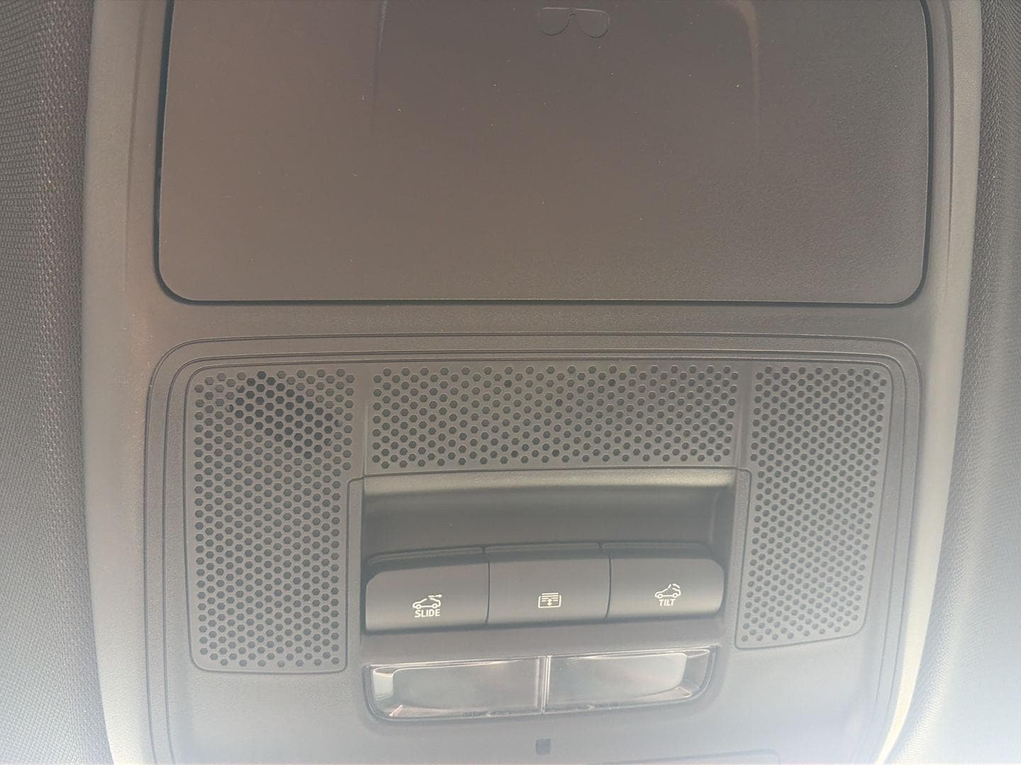 2026 GMC Acadia AT4 - Photo 33