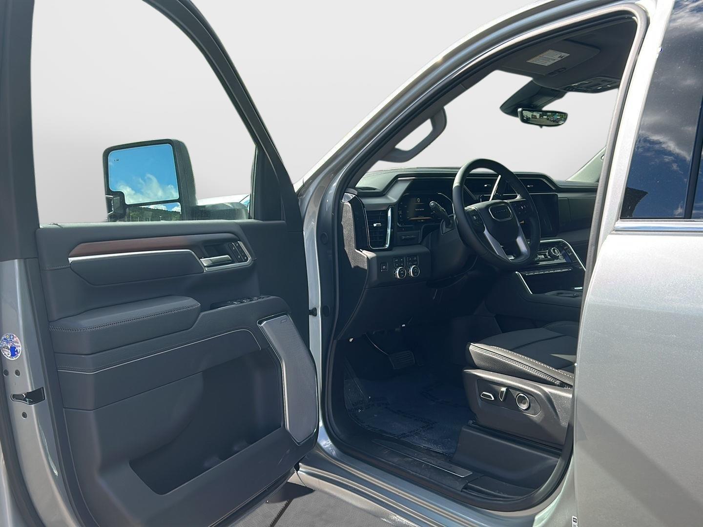 2026 GMC Sierra 2500HD Denali - Photo 10