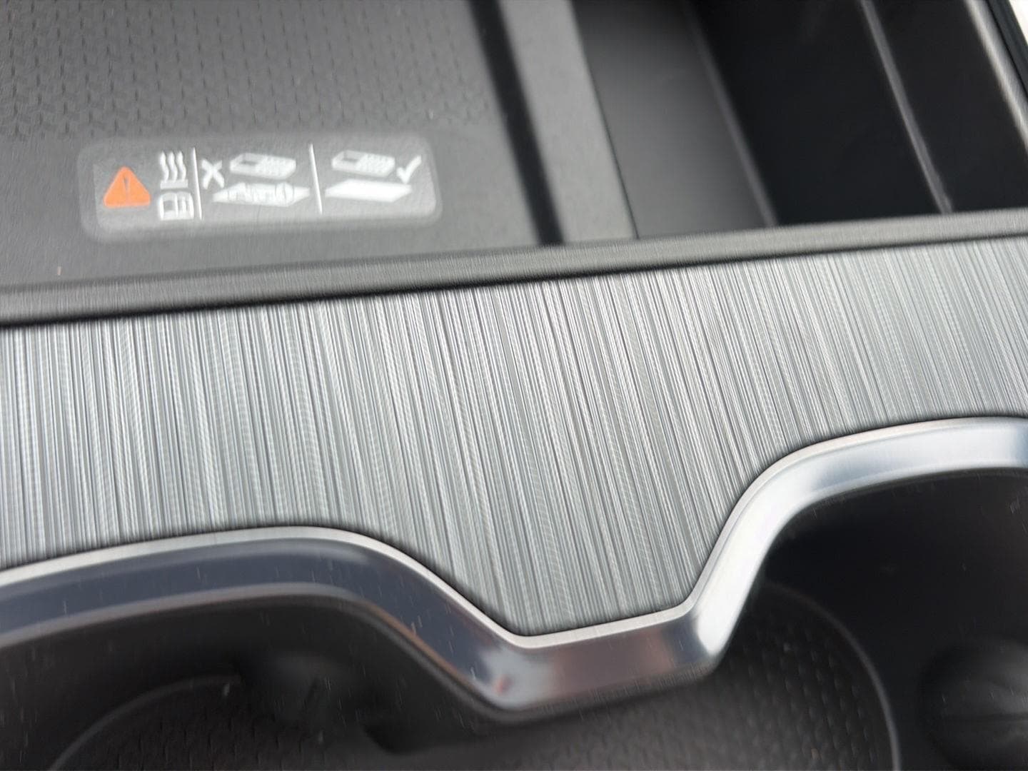 2026 GMC Acadia AT4 - Photo 28