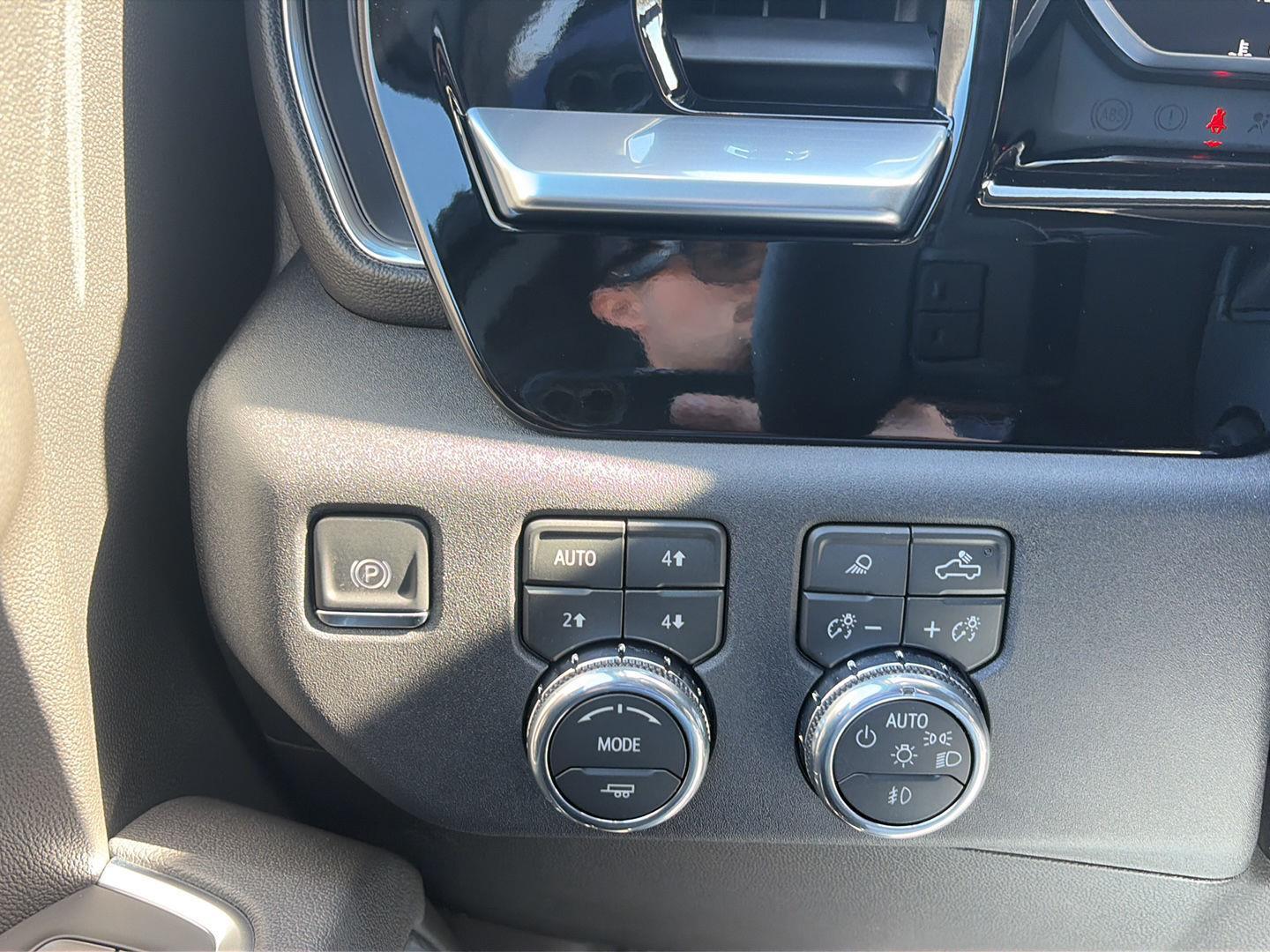 2026 GMC Sierra 1500 SLT - Photo 16