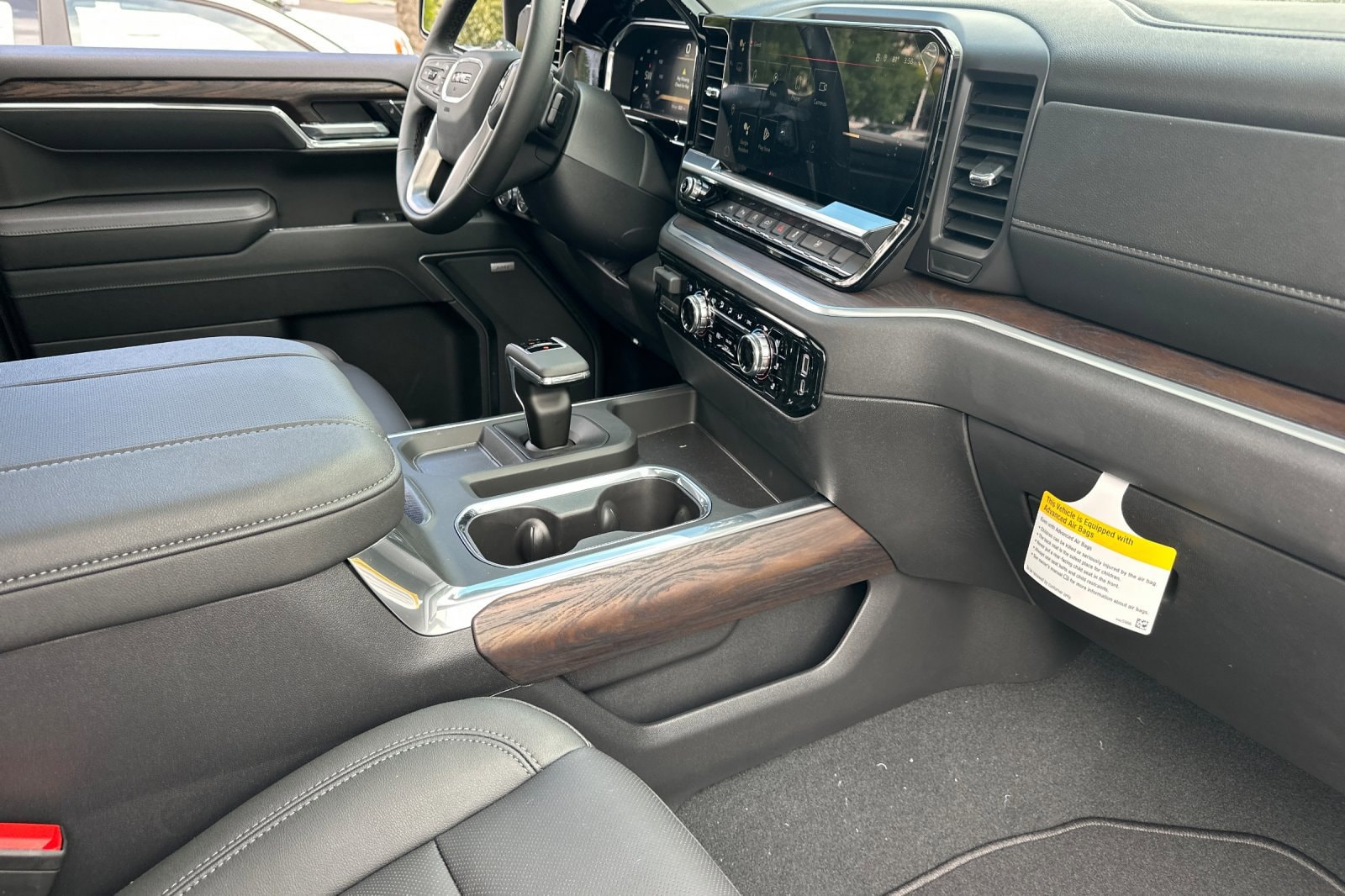 2026 GMC Sierra 1500 SLT - Photo 16
