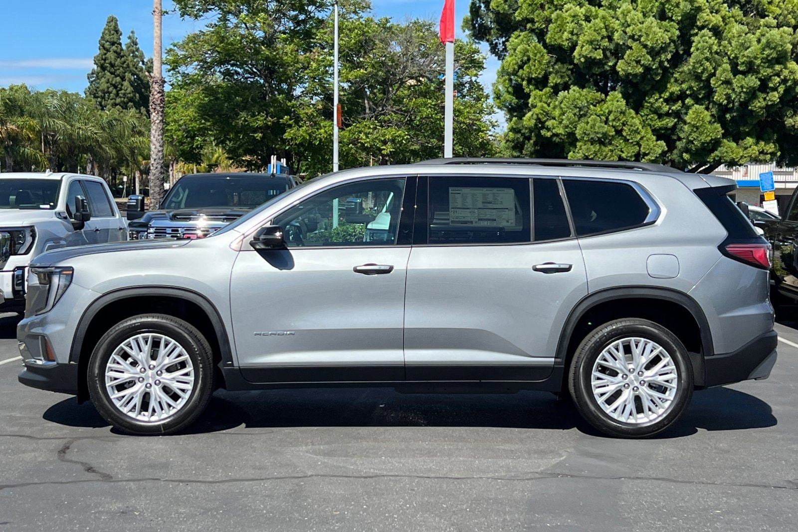 2026 GMC Acadia Elevation photo 3