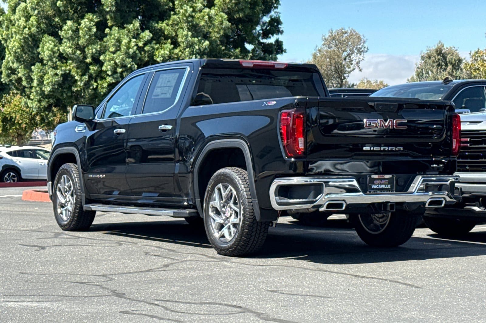 2026 GMC Sierra 1500 SLT - Photo 7