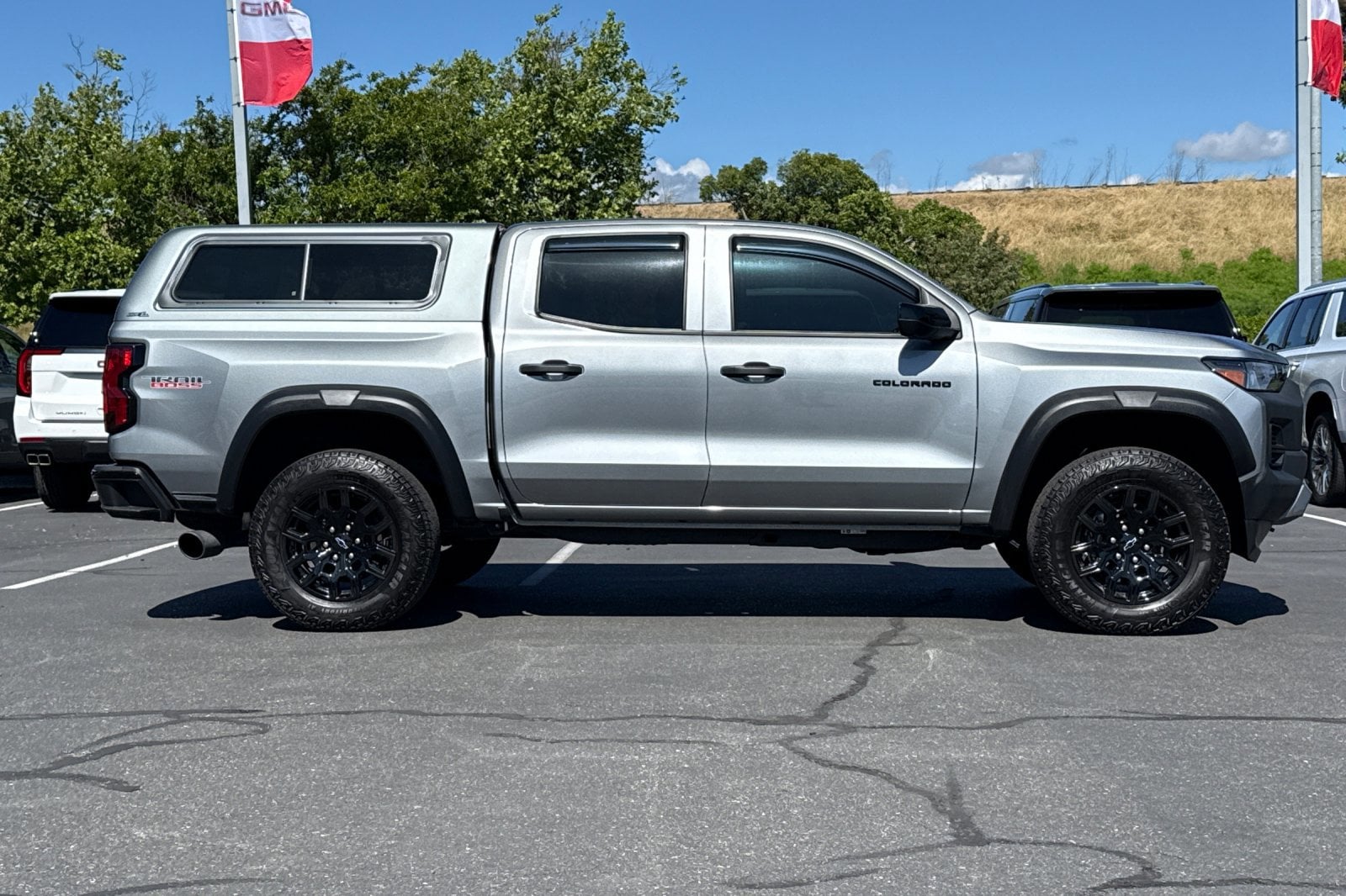 2024 Chevrolet Colorado Trail Boss photo 2