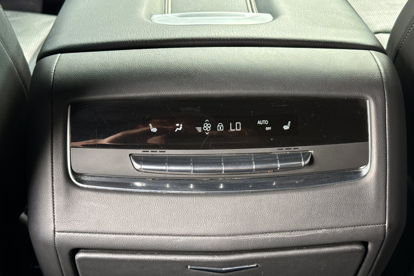 2024 Cadillac Escalade Sport - Photo 16