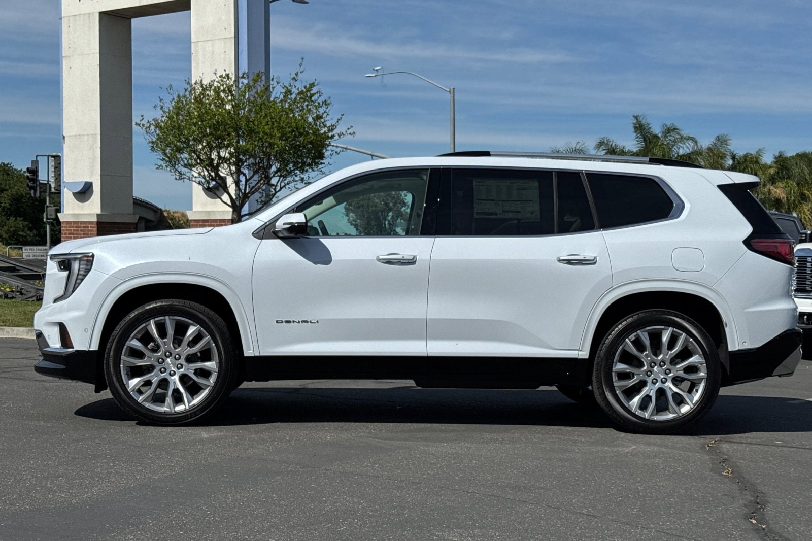 2026 GMC Acadia Denali photo 3