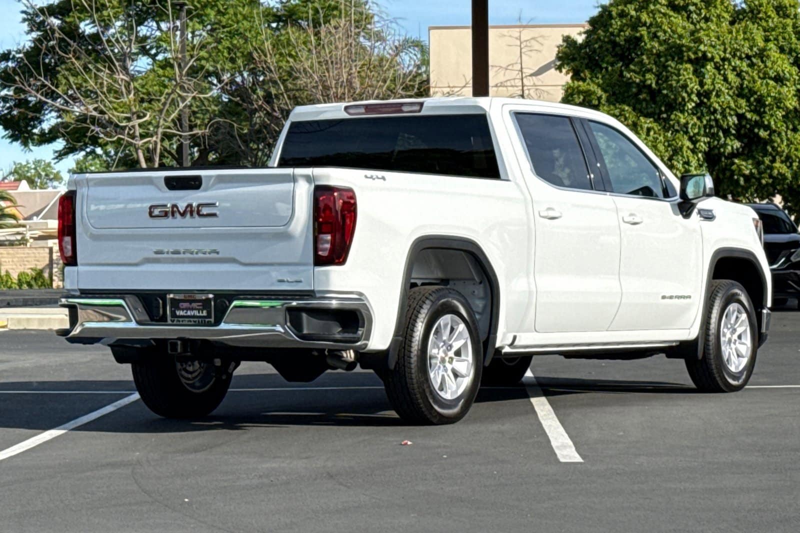 2026 GMC Sierra 1500 SLE photo 4