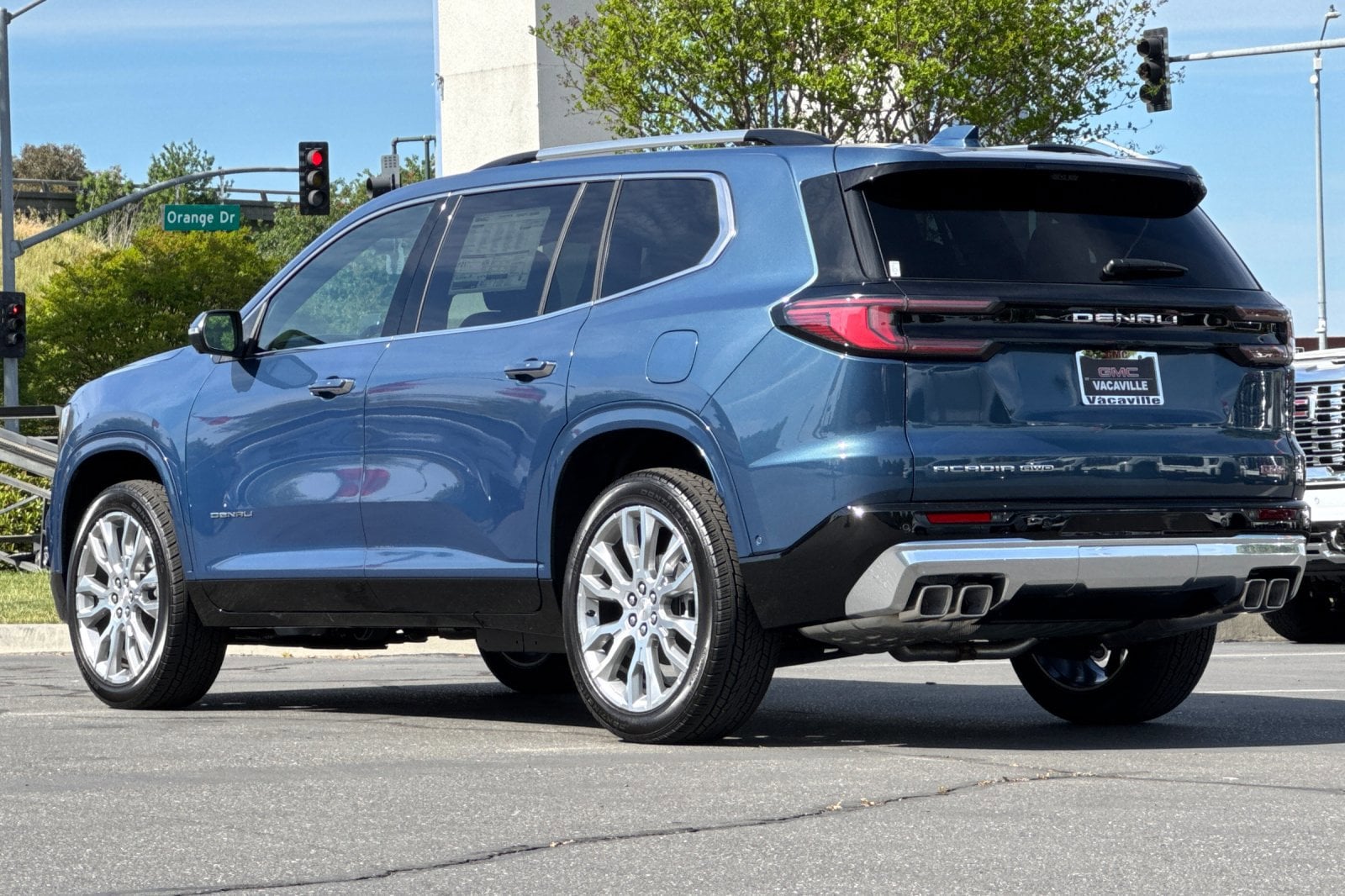 2026 GMC Acadia Denali photo 6