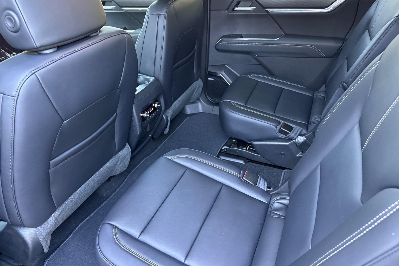 2027 GMC Acadia Elevation - Photo 12