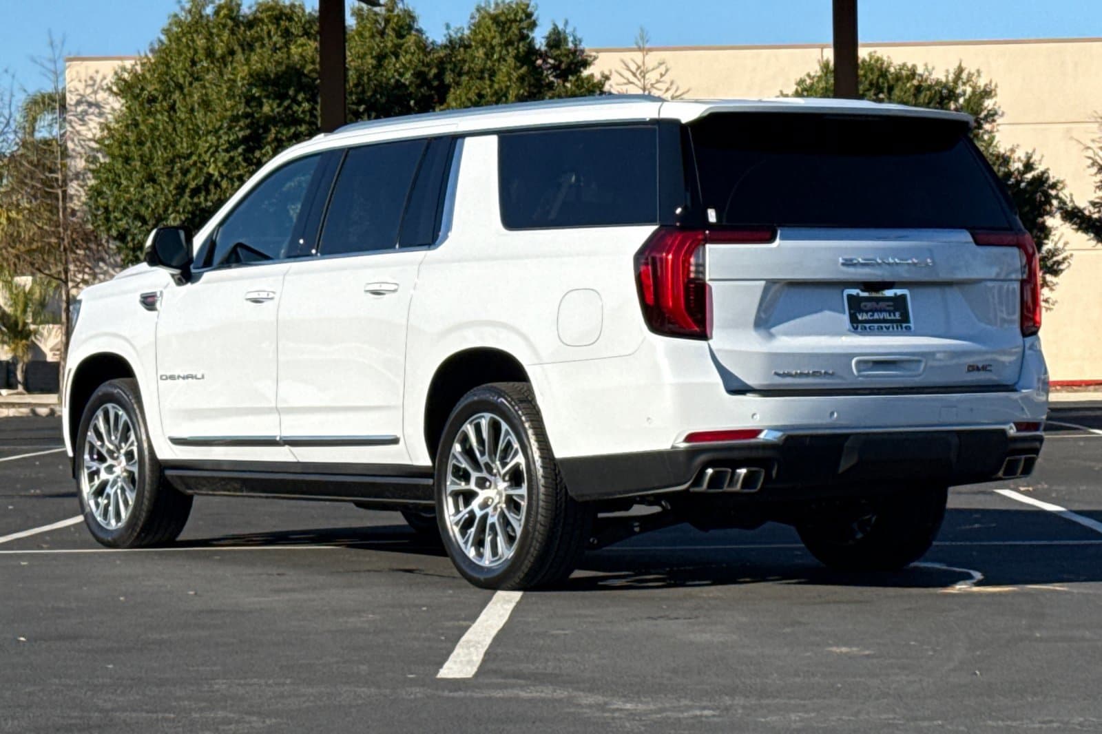 2026 GMC Yukon XL Denali photo 6