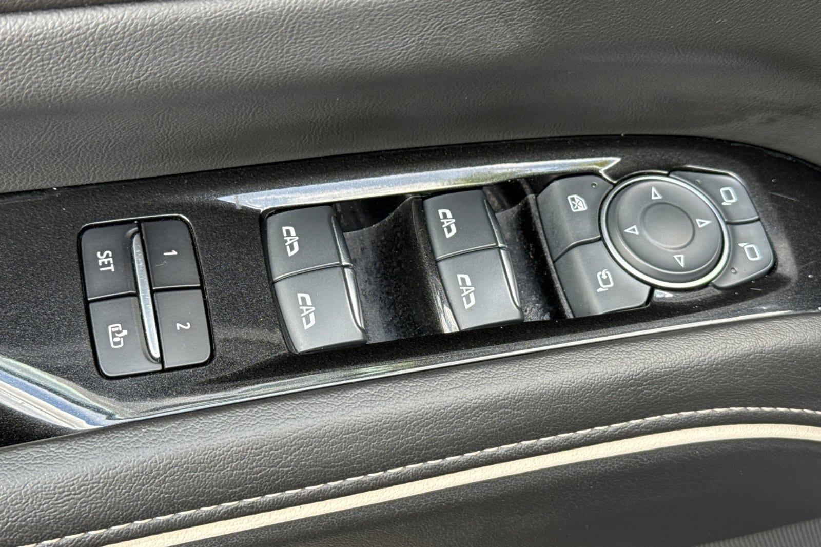 2024 Cadillac Escalade Sport - Photo 13