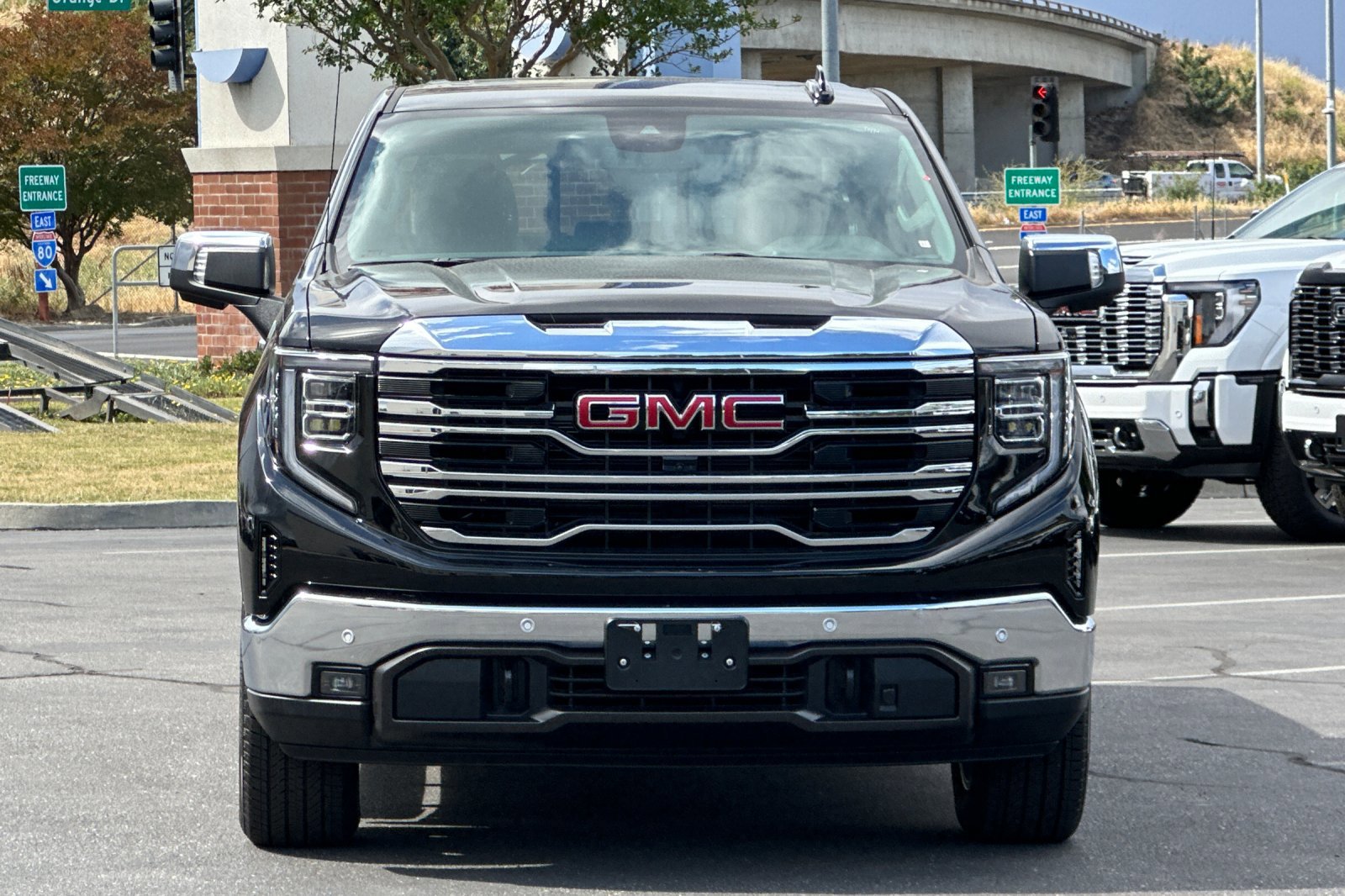 2026 GMC Sierra 1500 SLT - Photo 10