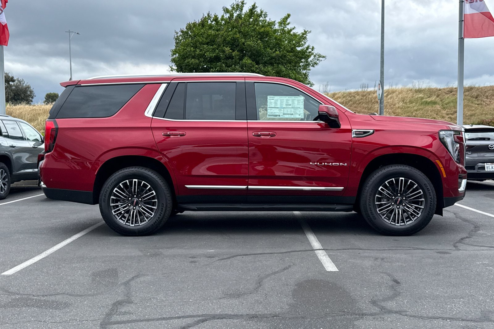 2026 GMC Yukon Elevation photo 2