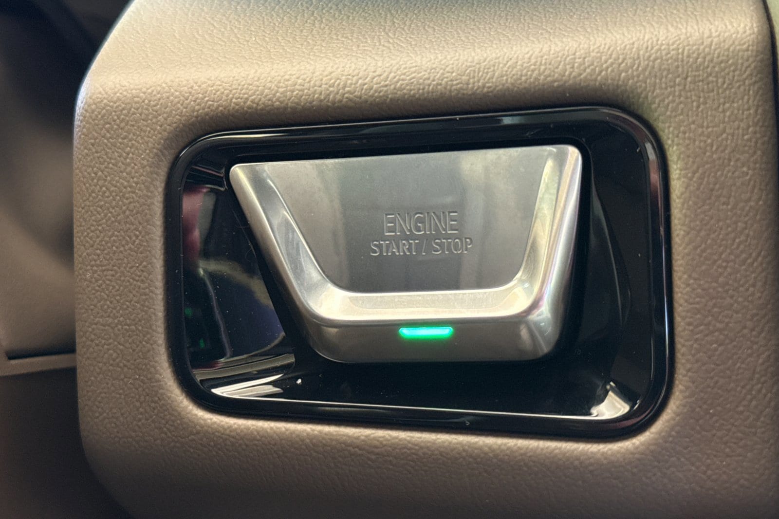 2026 GMC Yukon XL Denali - Photo 25