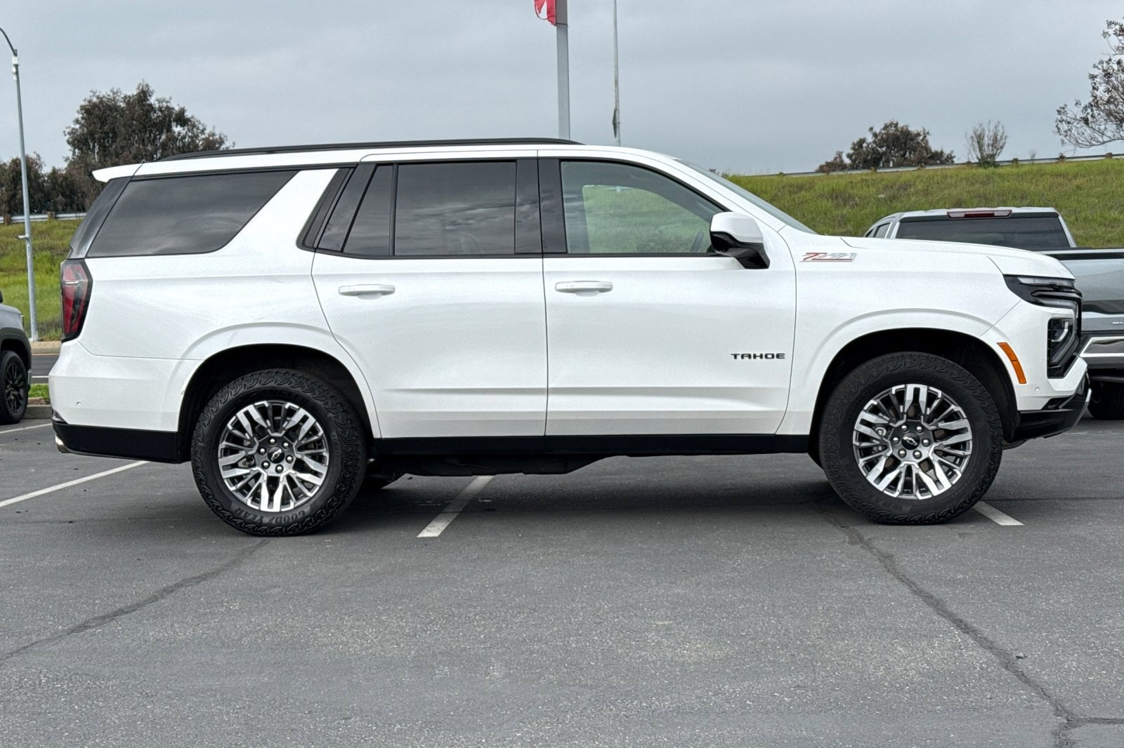 2025 Chevrolet Tahoe Z71 photo 2