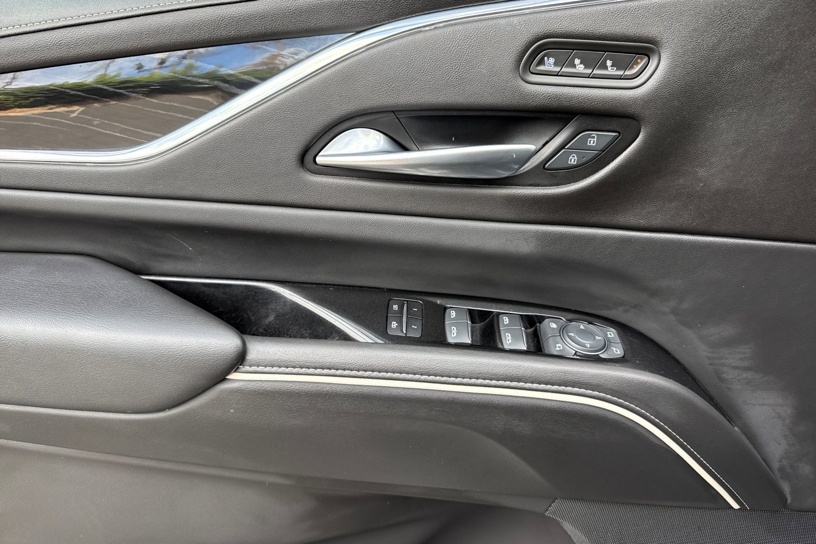 2024 Cadillac Escalade Sport - Photo 12