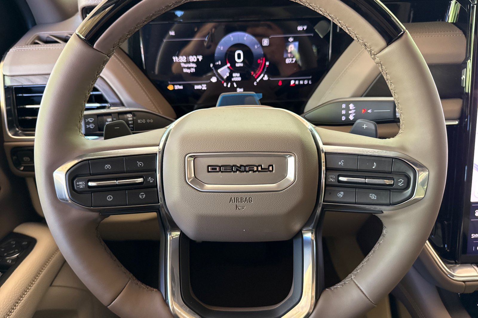 2026 GMC Yukon XL Denali - Photo 26