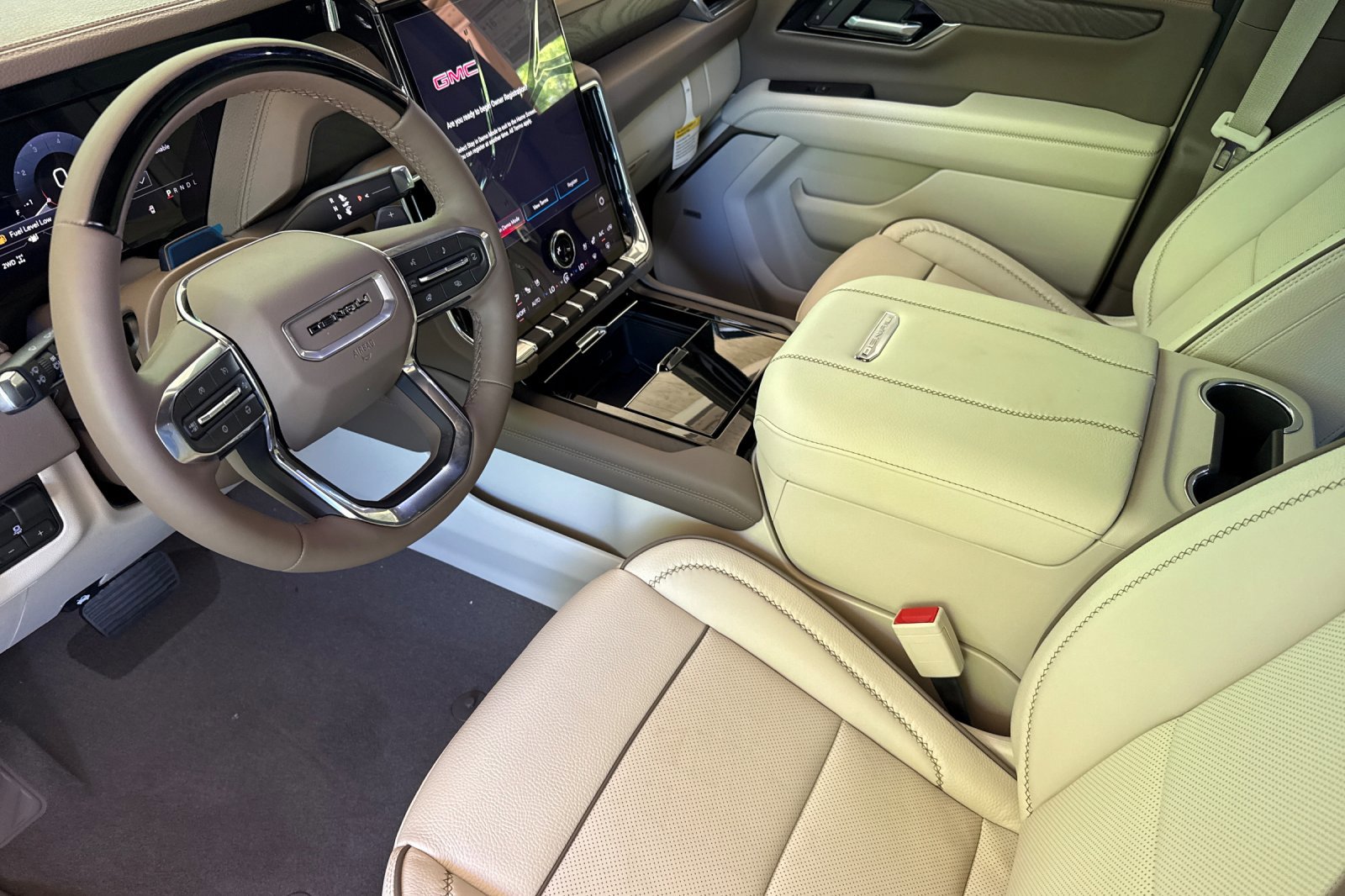 2026 GMC Yukon XL Denali - Photo 11