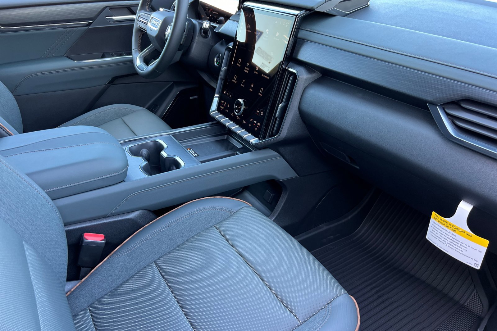 2026 GMC Acadia AT4 - Photo 18