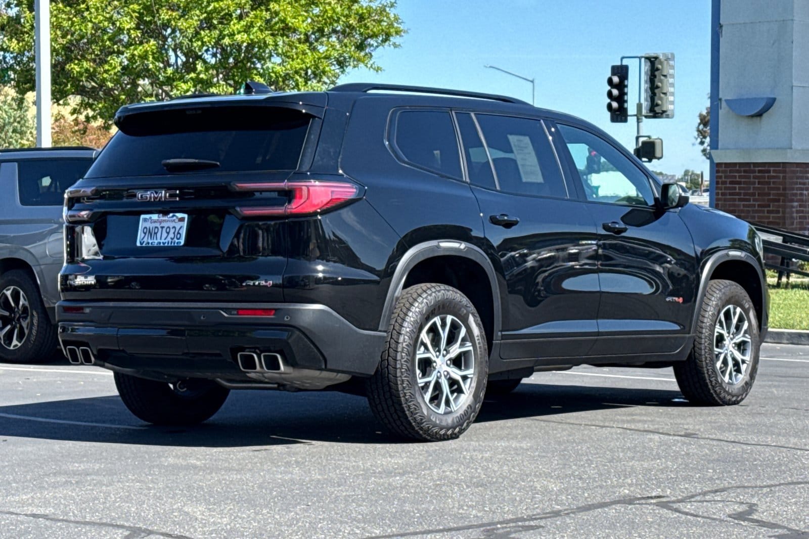 2026 GMC Acadia AT4 photo 4