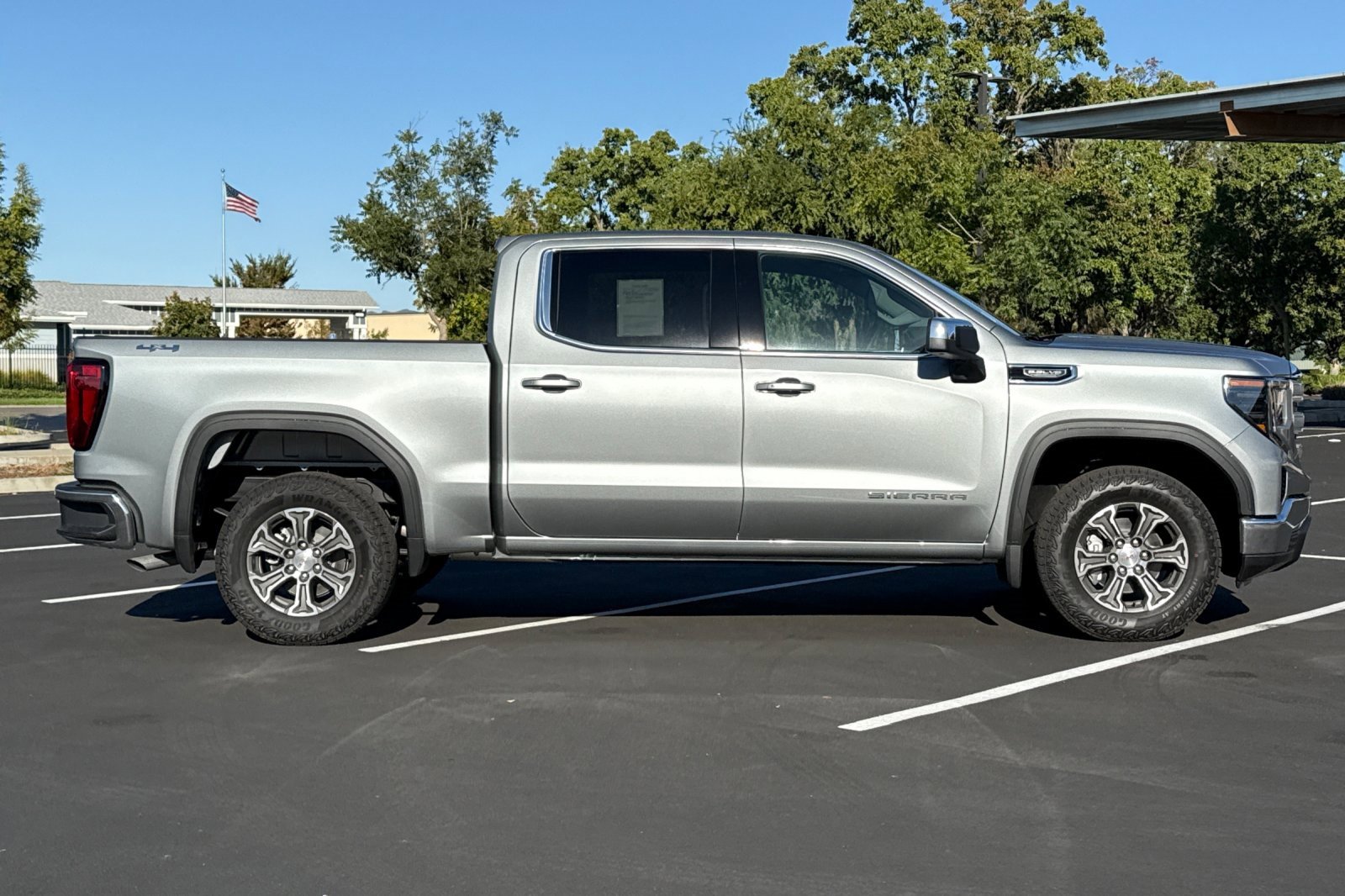 2026 Gmc Sierra 1500 SLE photo 3