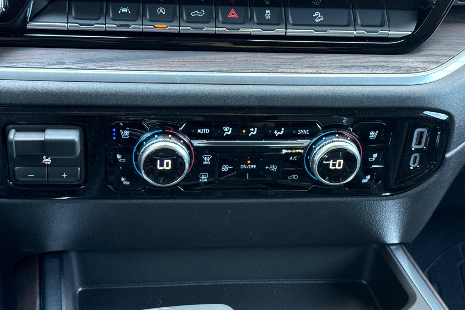 2026 GMC Sierra 1500 SLT - Photo 21