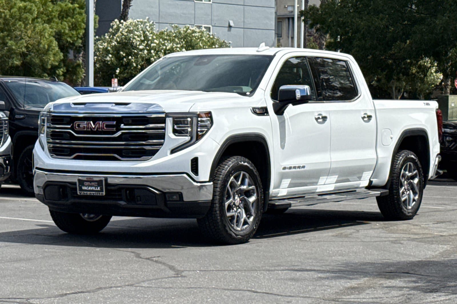 2026 GMC Sierra 1500 SLT - Photo 9