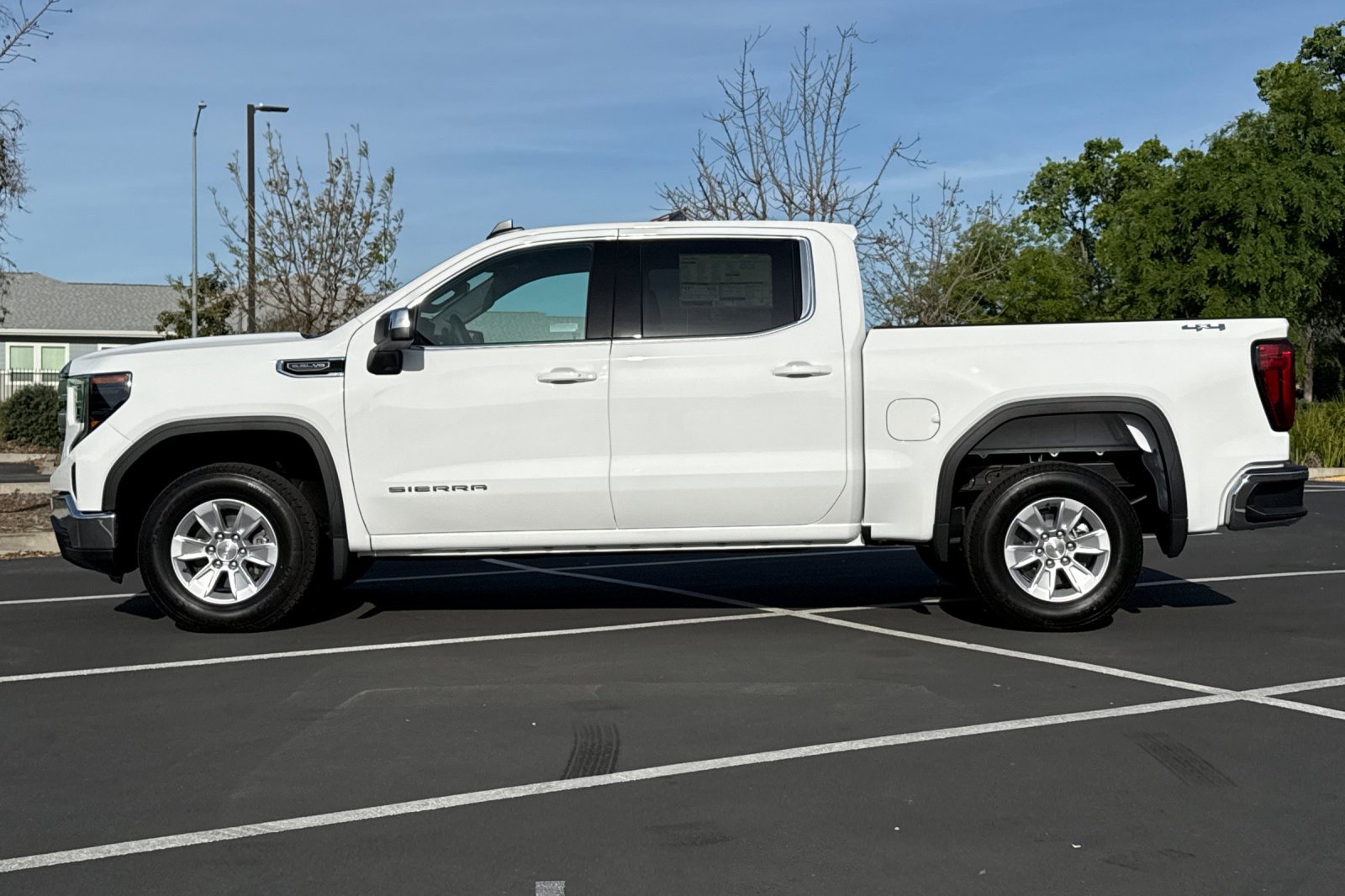 2026 GMC Sierra 1500 SLE photo 3