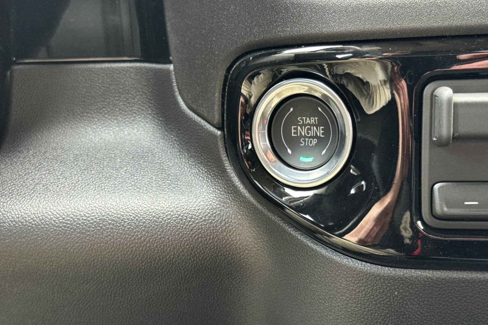 2026 GMC Sierra 1500 SLE - Photo 23
