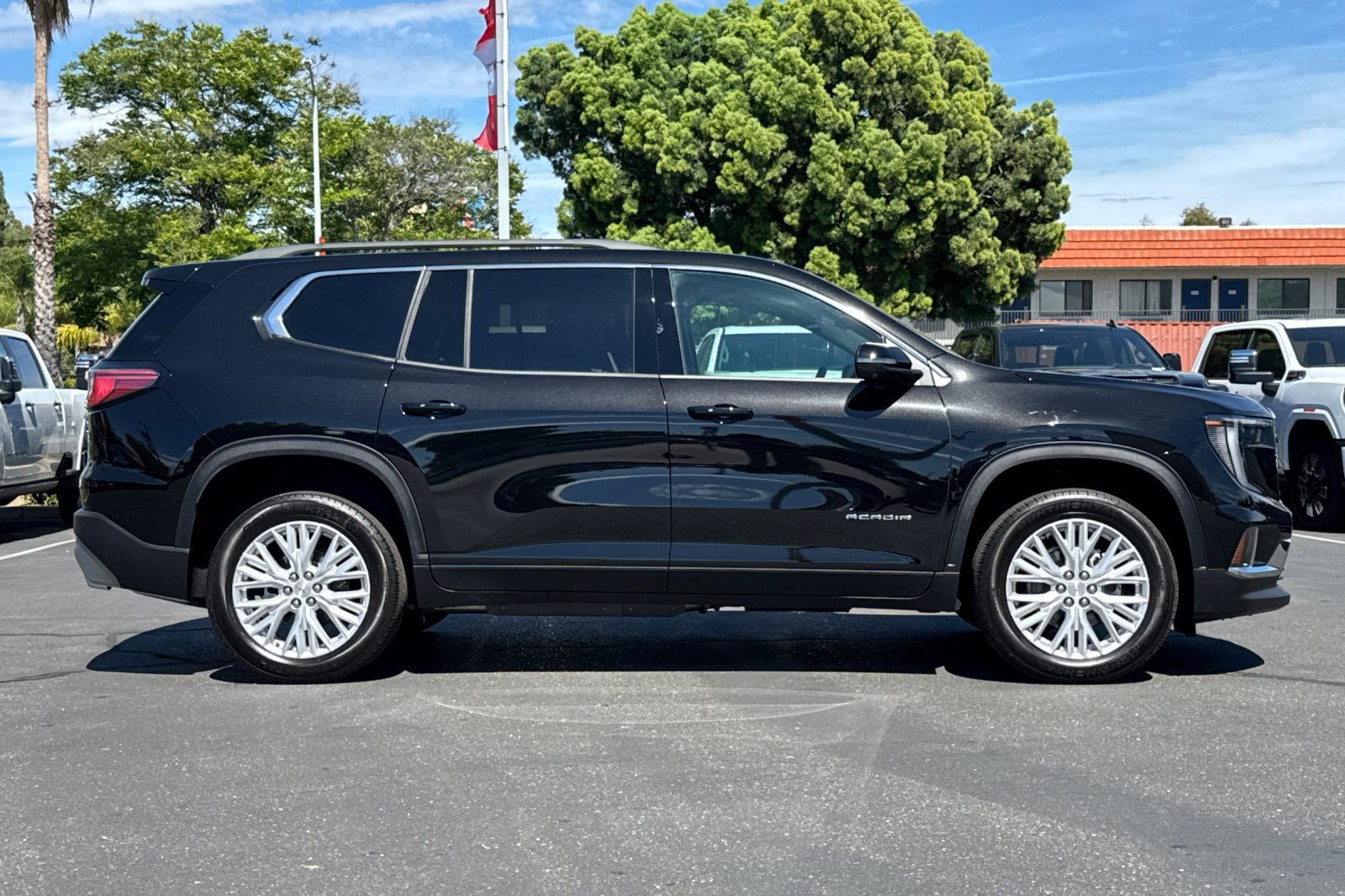 2026 GMC Acadia Elevation photo 2