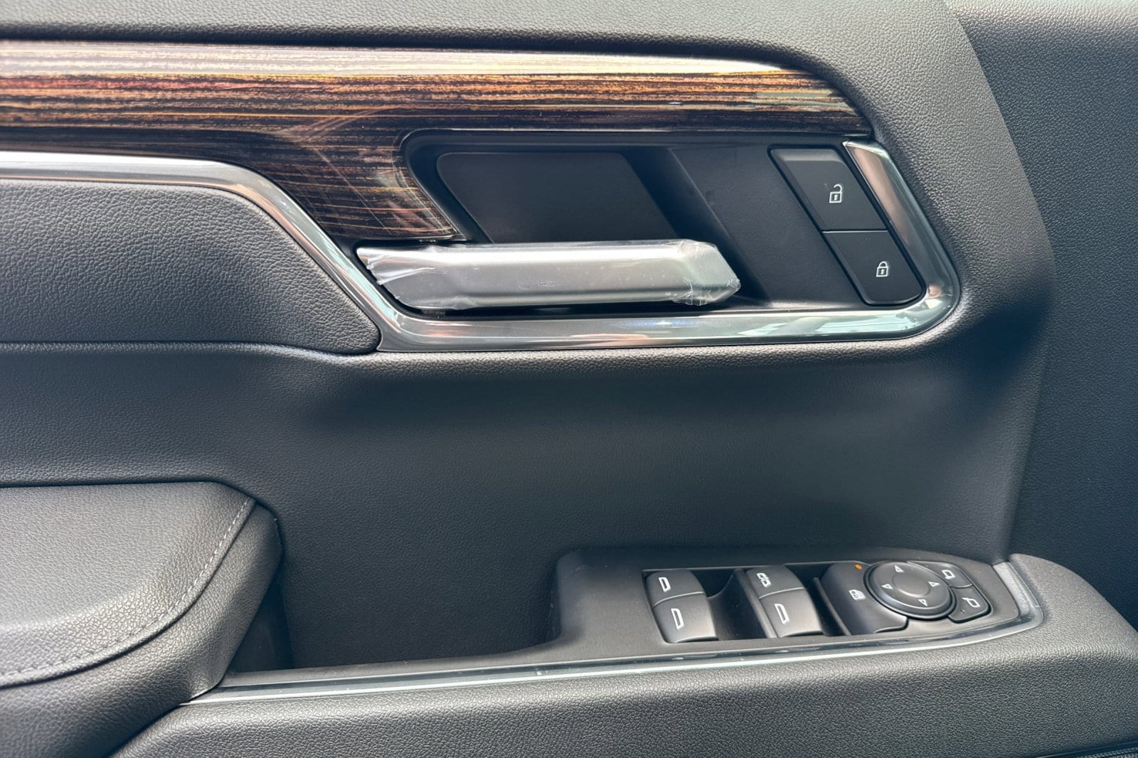 2026 GMC Sierra 1500 SLE - Photo 12