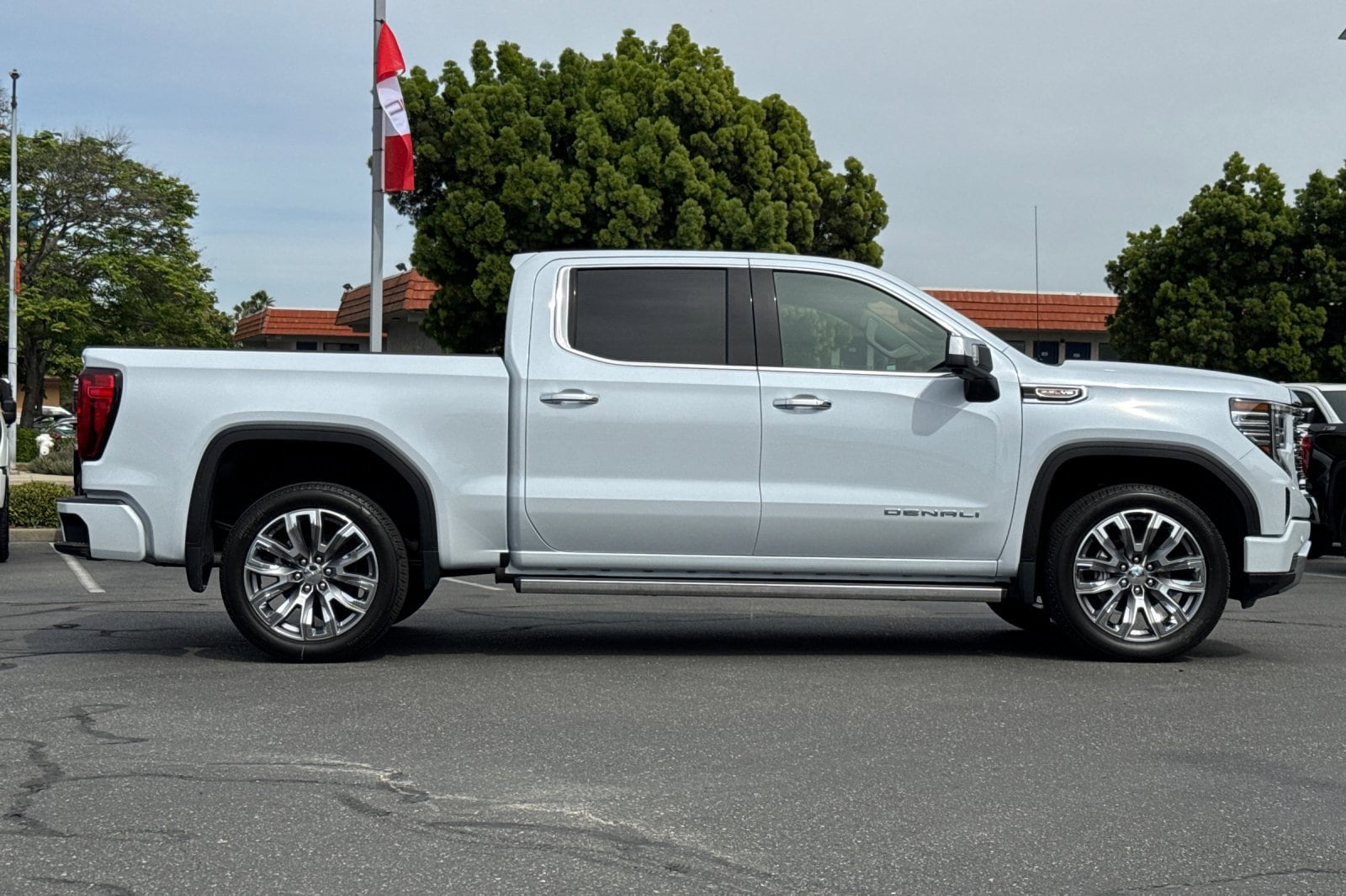 2026 GMC Sierra 1500 Denali photo 2