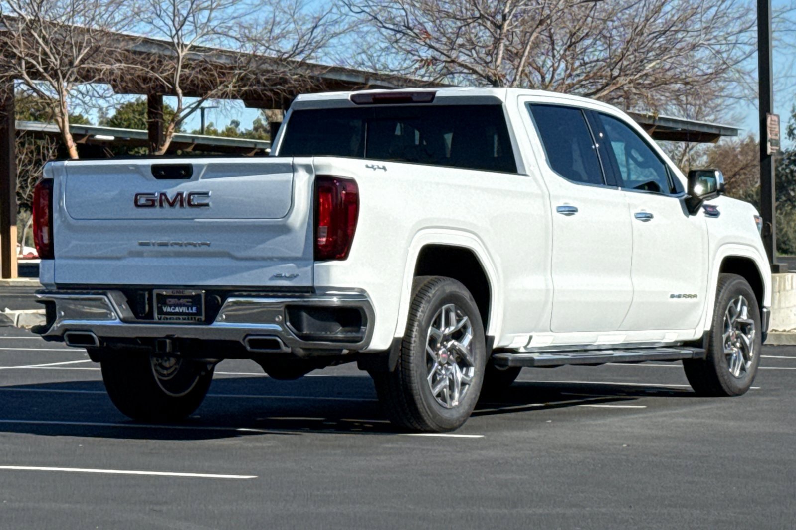 2026 GMC Sierra 1500 SLT photo 4