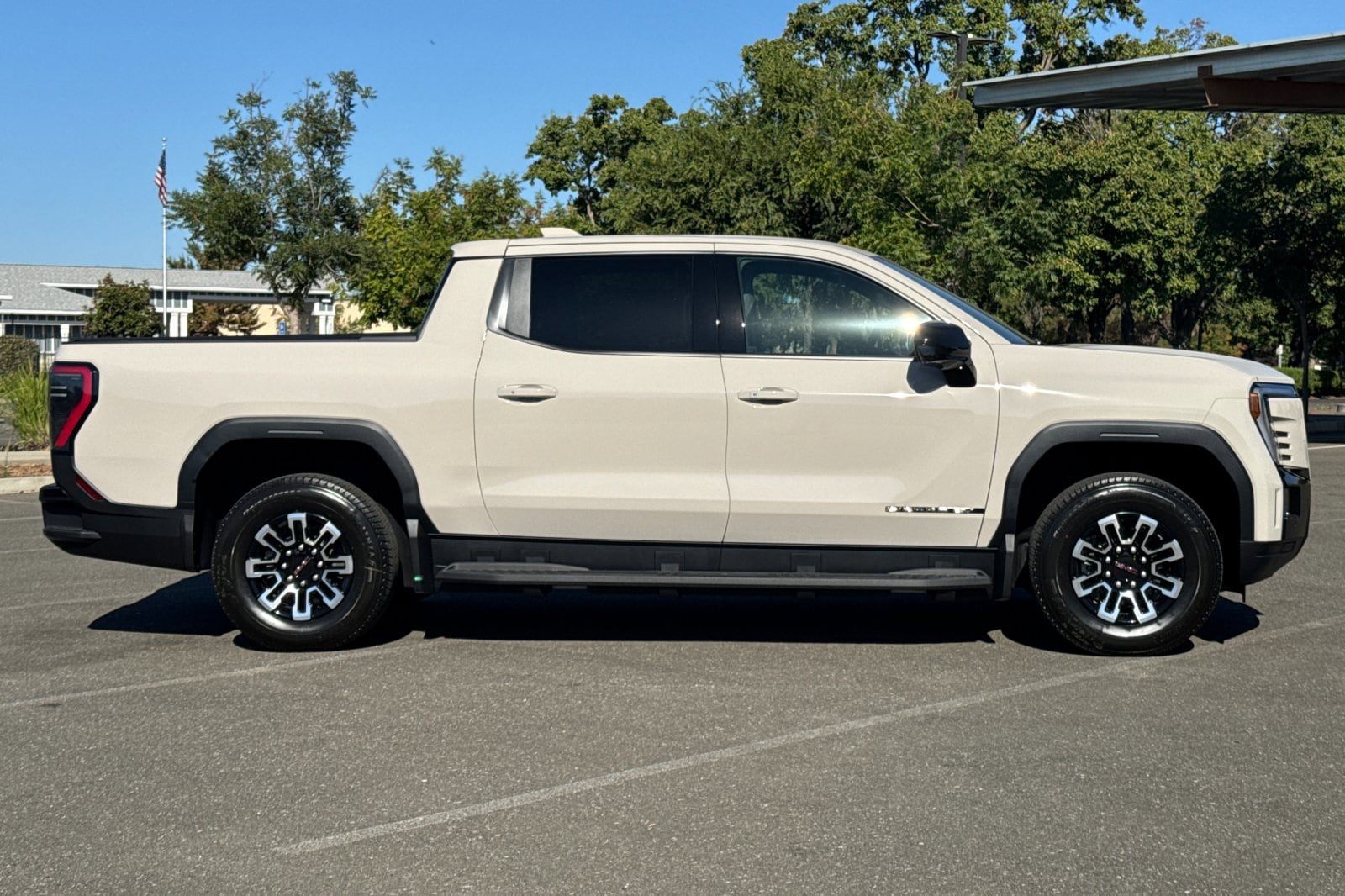 2026 GMC Sierra EV Elevation Extended Range photo 2