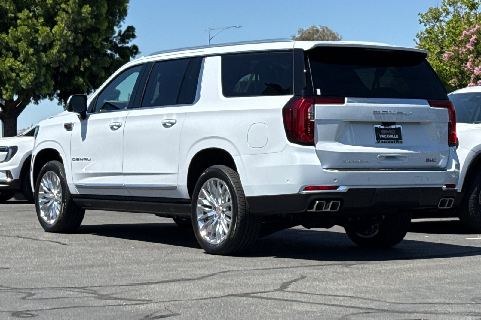 2026 GMC Yukon XL Denali - Photo 7