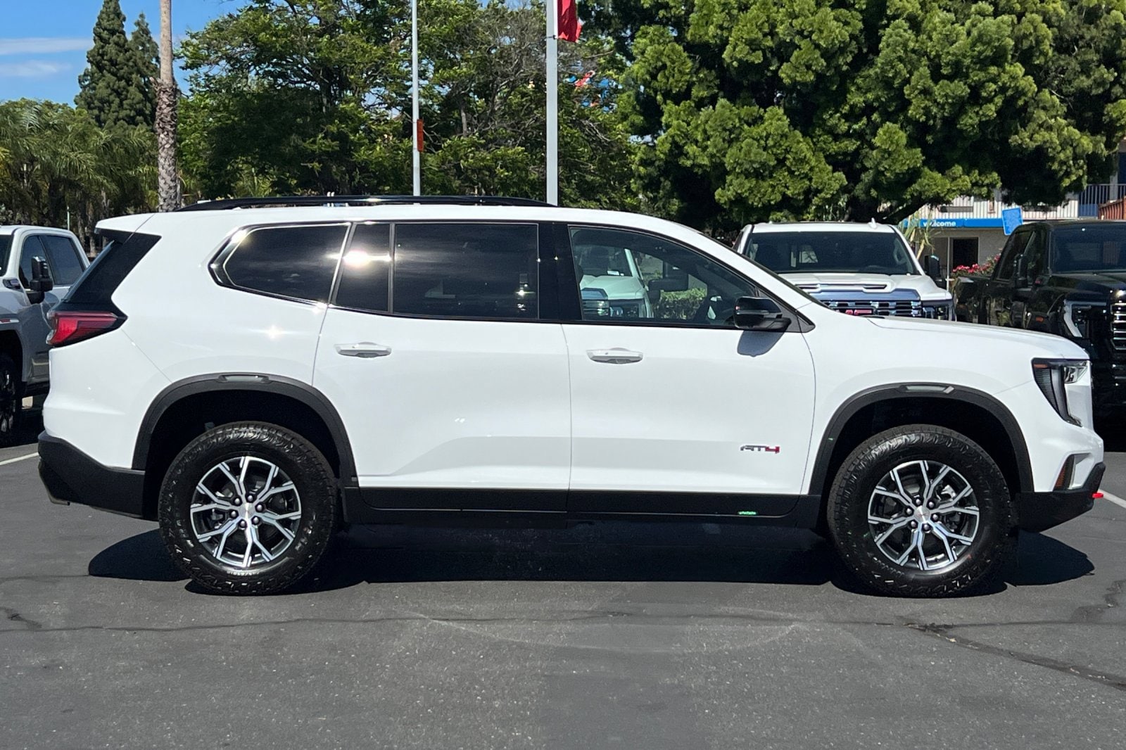 2026 GMC Acadia AT4 photo 2