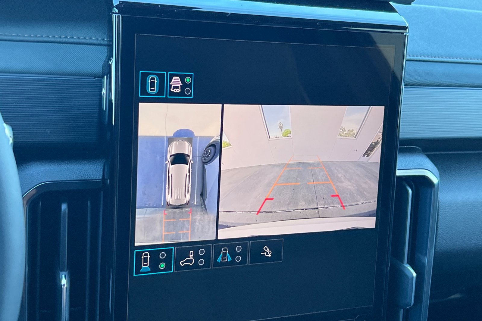 2026 GMC Acadia AT4 - Photo 22