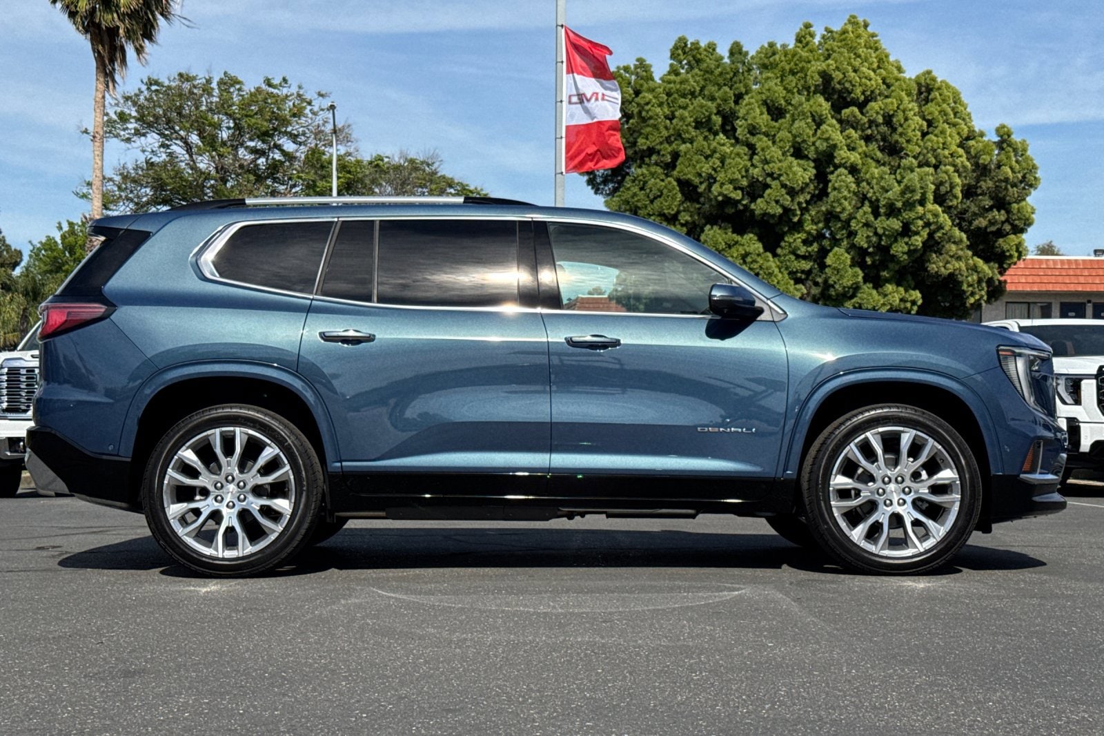 2026 GMC Acadia Denali photo 2