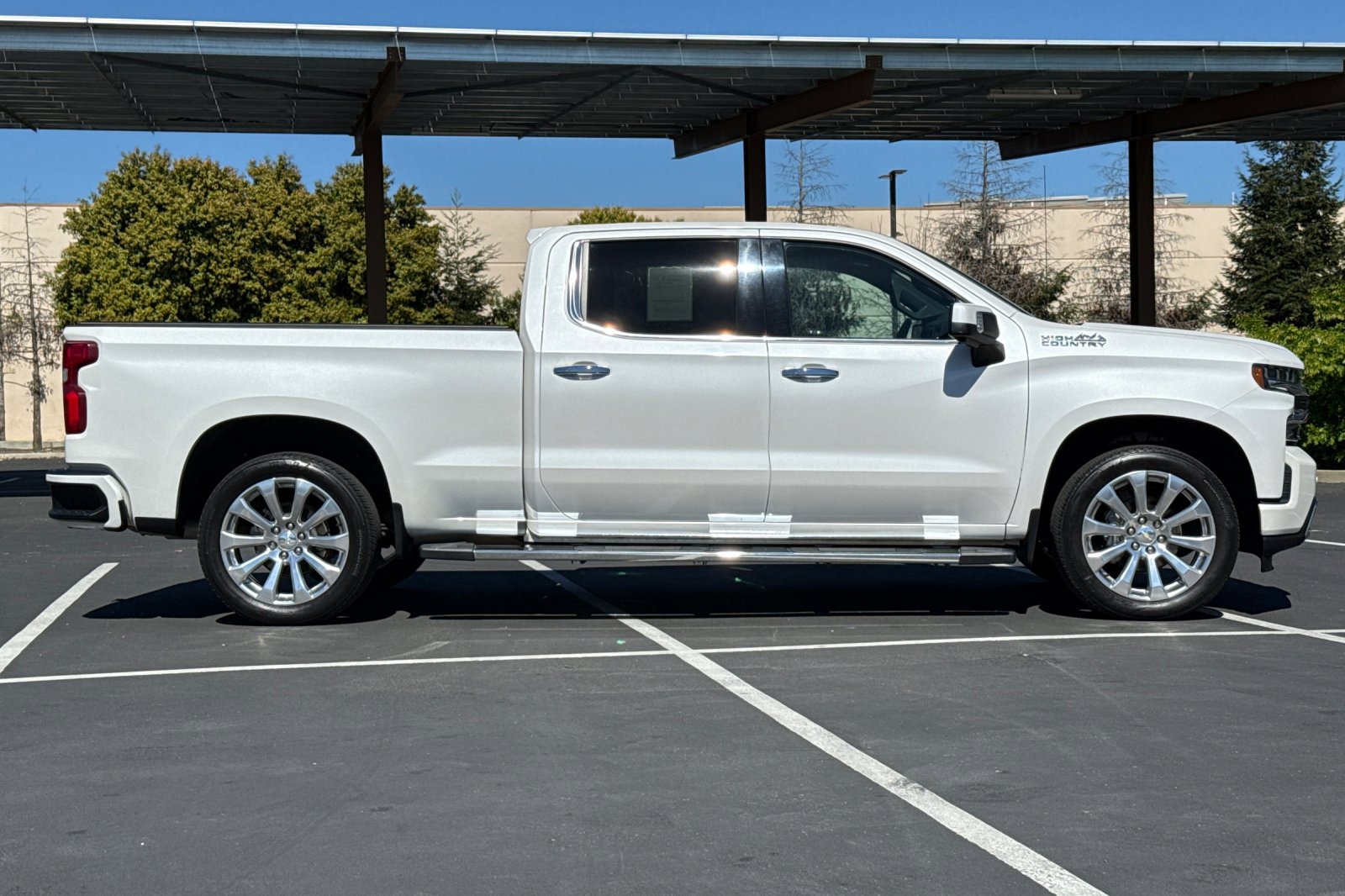 2019 Chevrolet Silverado 1500 High Country photo 2