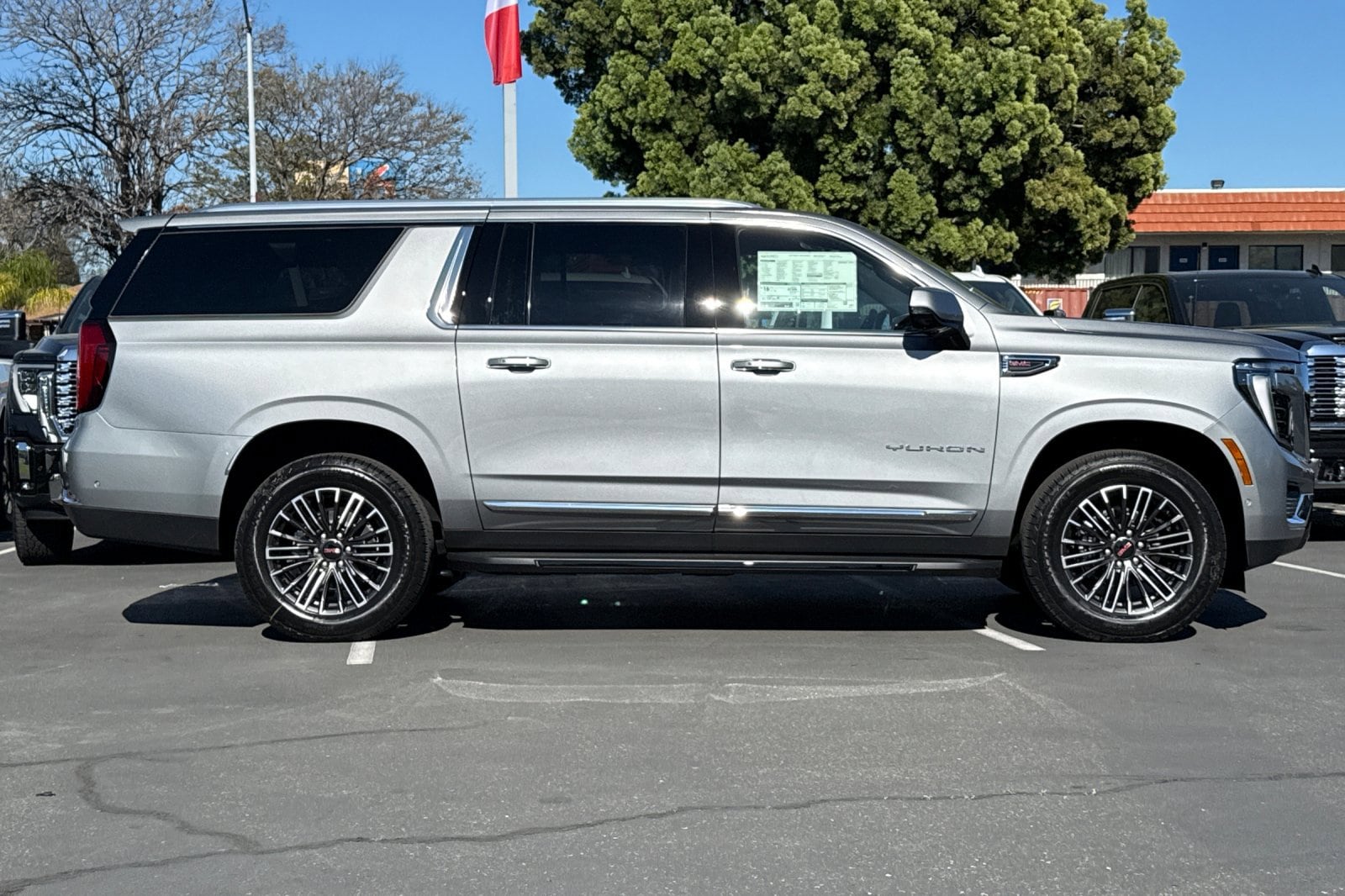 2026 GMC Yukon XL Elevation photo 2