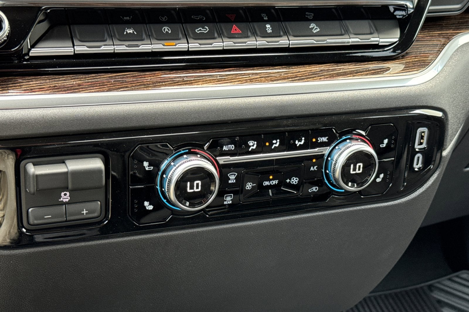 2026 GMC Sierra 1500 SLE - Photo 21
