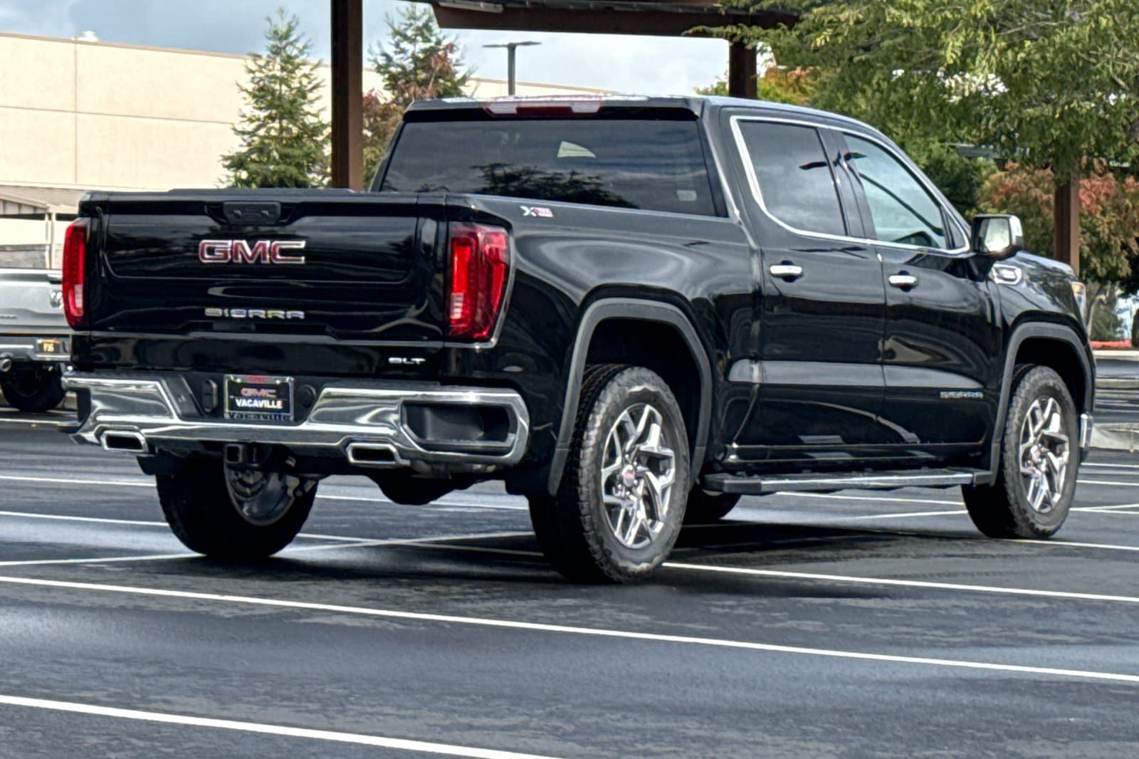 2026 GMC Sierra 1500 SLT photo 4