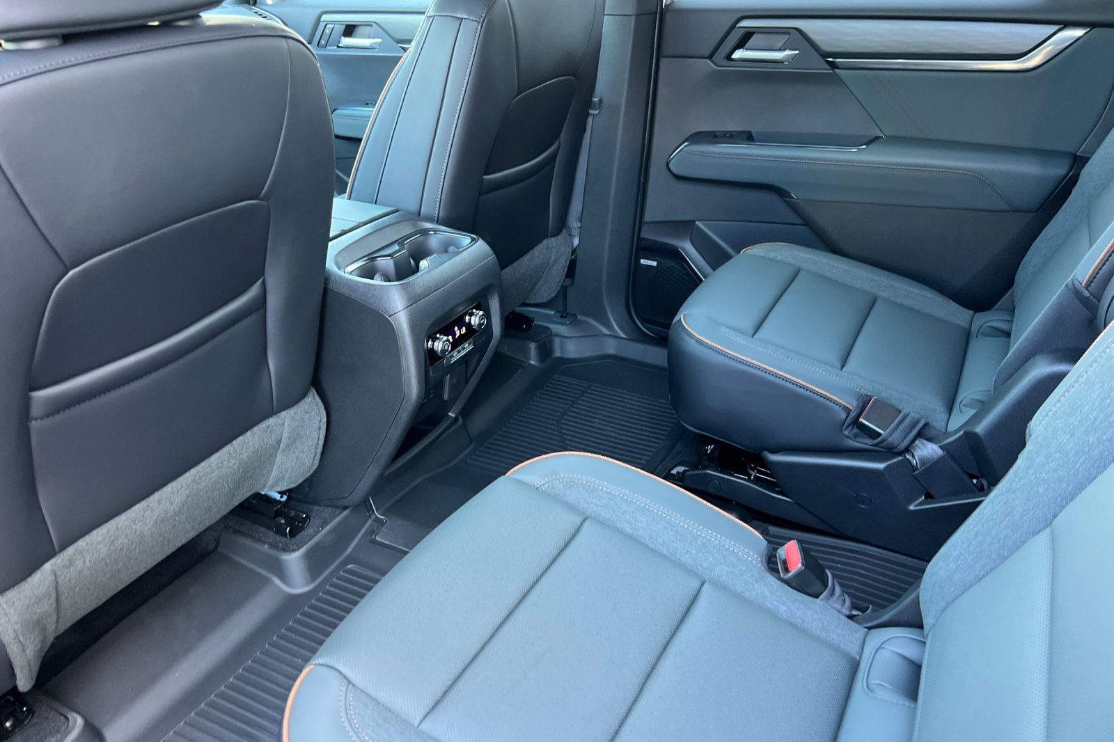 2026 GMC Acadia AT4 - Photo 13