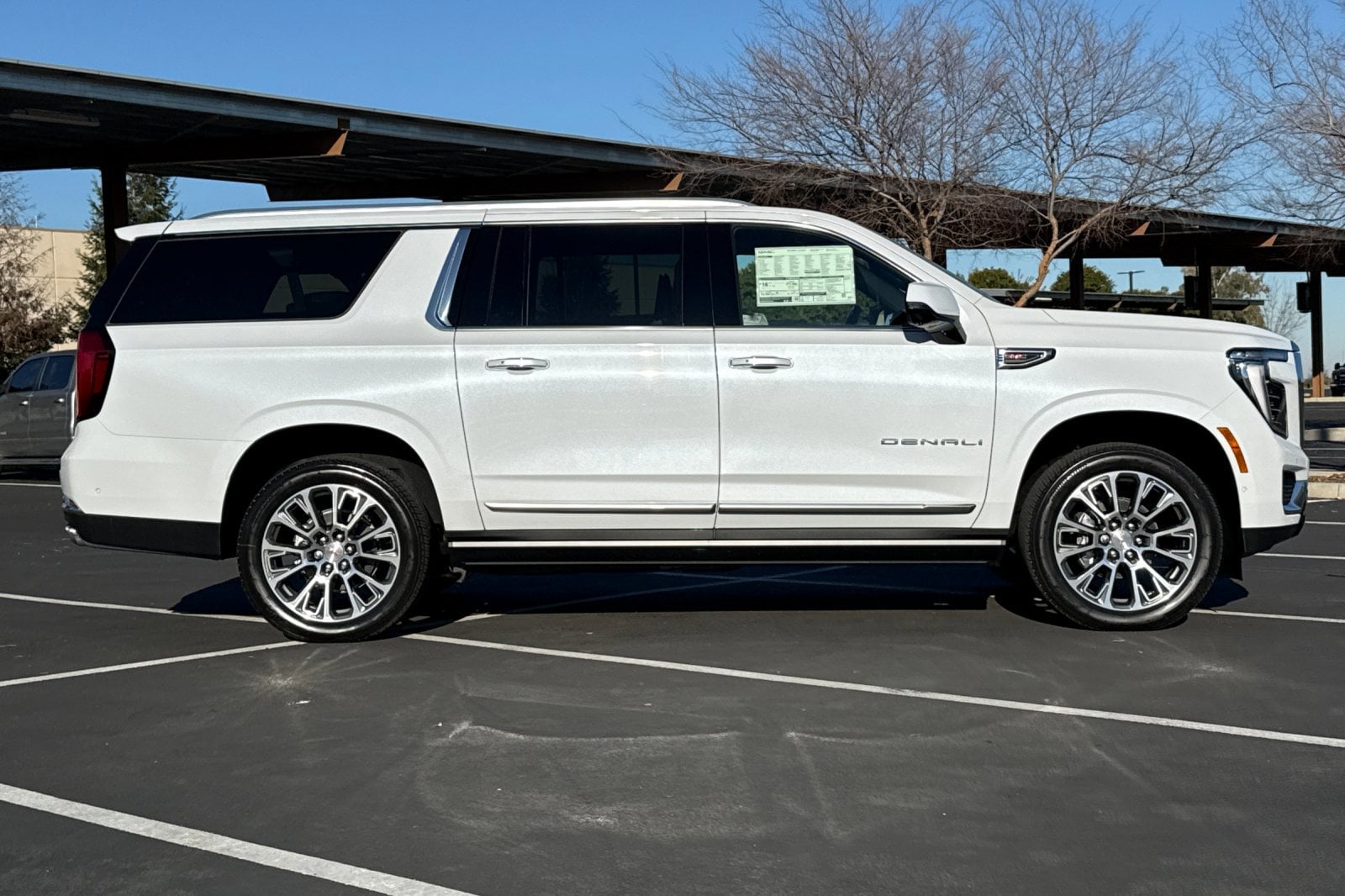 2026 GMC Yukon XL Denali photo 2