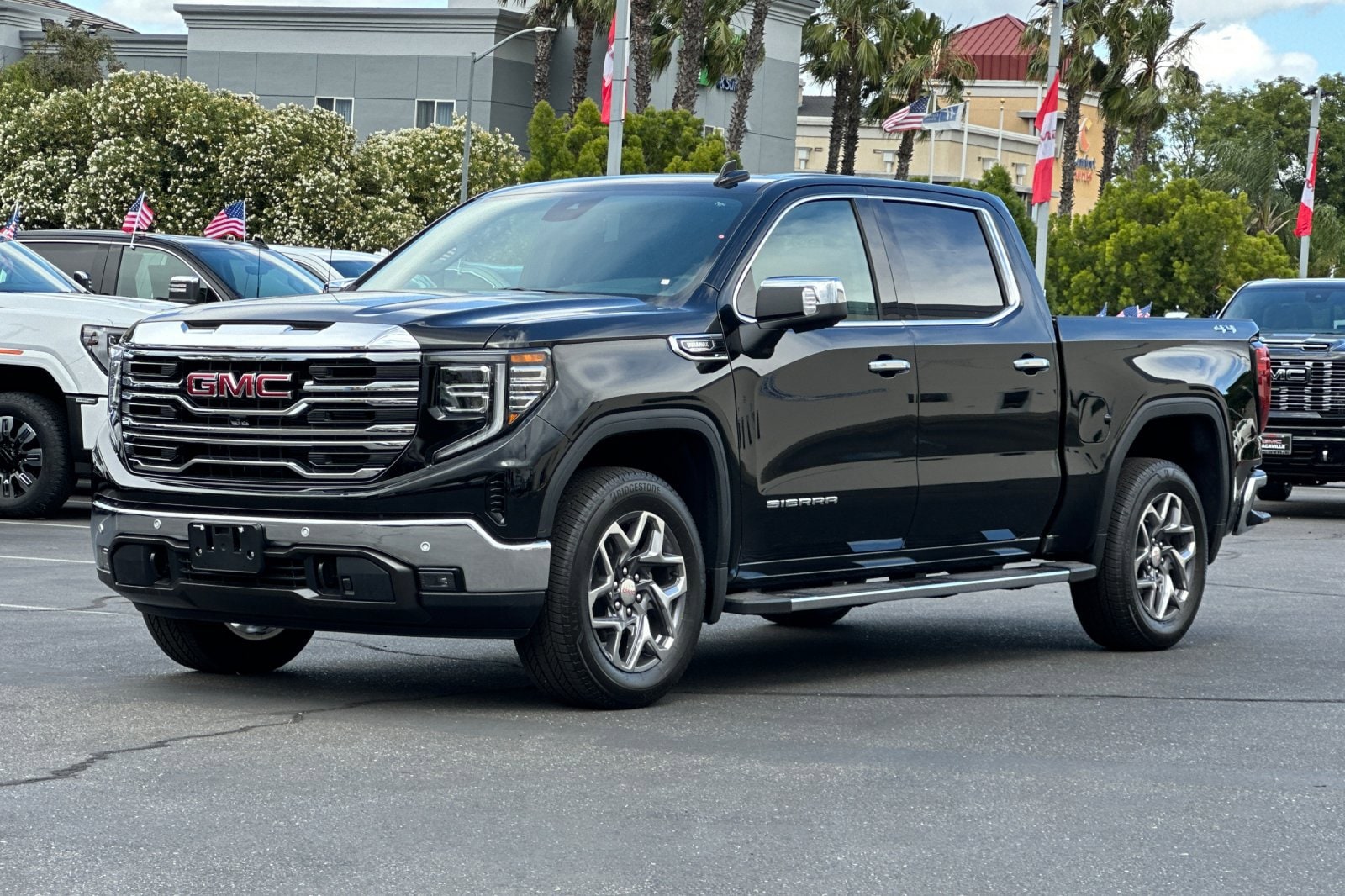 2026 GMC Sierra 1500 SLT - Photo 9