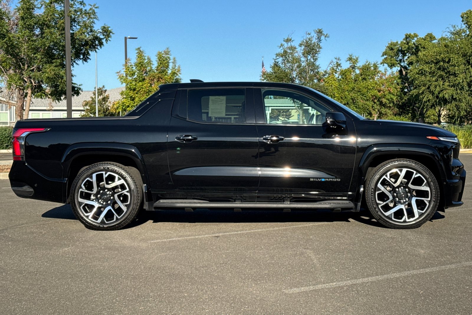 2024 Chevrolet Silverado EV RST photo 3