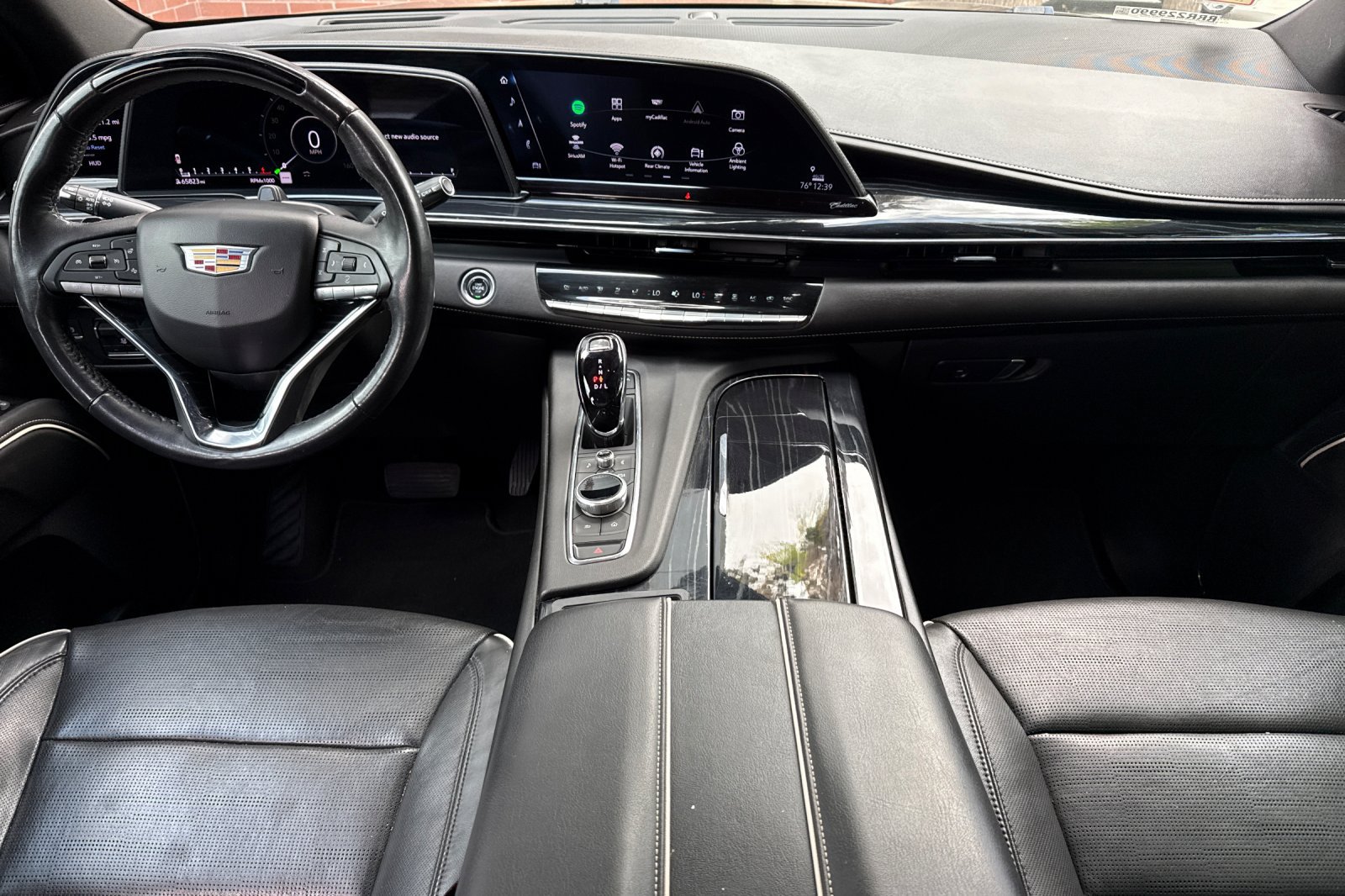 2024 Cadillac Escalade Sport - Photo 17