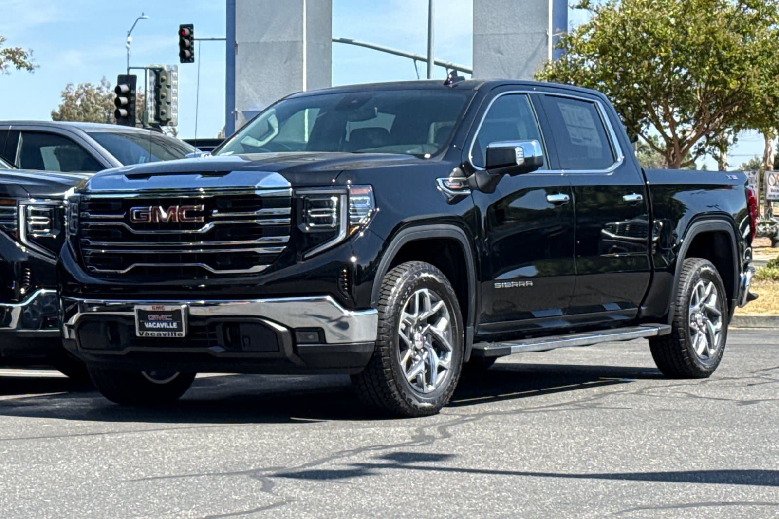 2026 GMC Sierra 1500 SLT - Photo 9