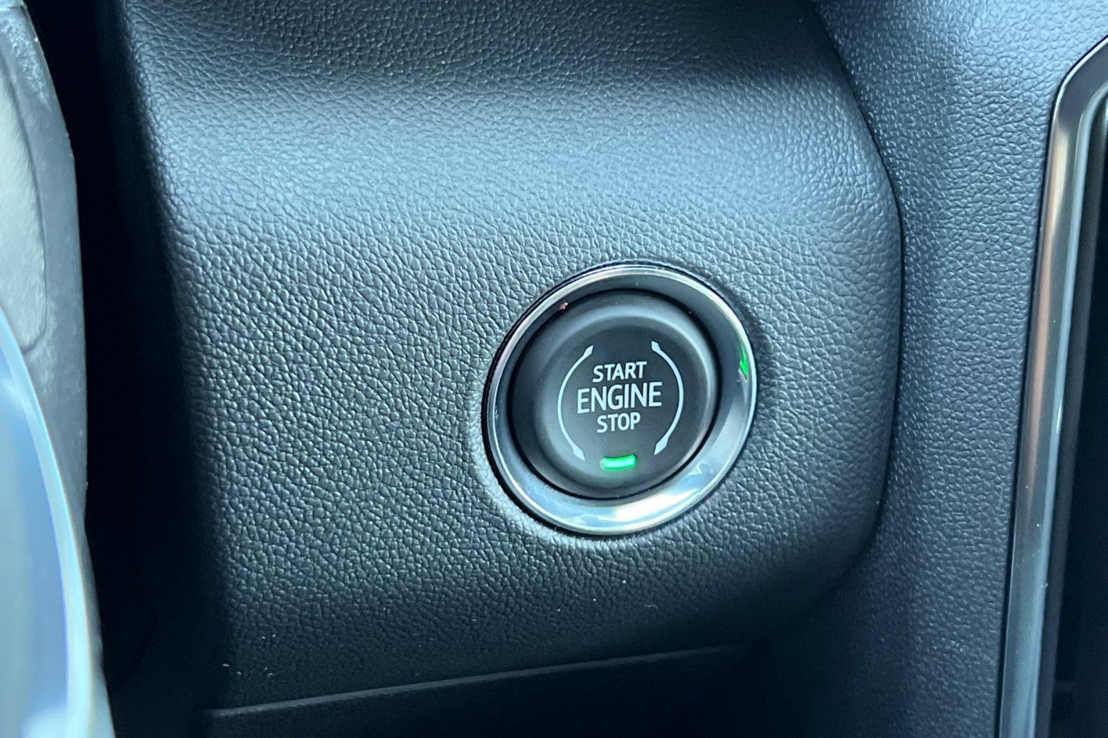 2026 GMC Acadia AT4 - Photo 25